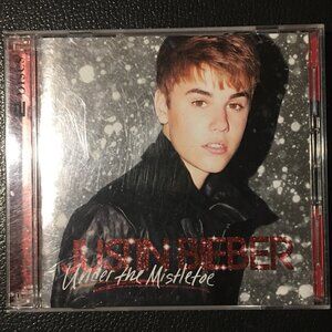 Justin Bieber - Under the Mistletoe